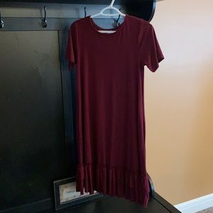 Adorable maroon short sleeve dress